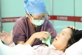 45岁女强人，生3胎后急速衰老：生育，带给女人的究竟是什么？图片