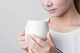 怀孕被告知“多喝水”，这水怎么喝有讲究，凉开水反而不适合孕妇图片