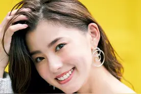 惊艳：举世罕见的日本“9头”身美女图片