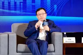 王传福身家高达千亿，却不愿住大别墅，而是住在深圳普通小区里面图片