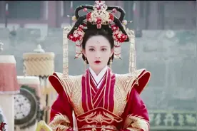 她为他平定天下，他登基为皇时，辱她罪名通敌卖国，亲手射杀图片