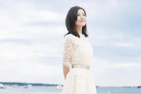 杨子姗浪漫蕾丝裙图片