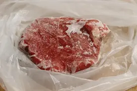 怎么做才能快速解冻肉？切记不用热水，分享方法，解冻又快又去腥图片