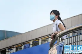再多看你一眼，一位贵漂老师的“天桥情缘”图片