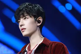 肖战在《我们的歌》的造型以及唱过的歌曲图片
