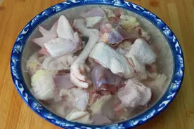 无论炒什么鸡肉，记住“2泡2多放”，鸡肉没腥味，肉嫩又好吃图片