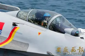 高端访谈 | 中国首任舰载战斗机飞行训练团团长王勇：与时代同行，与祖国共进图片