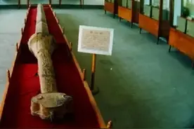 山东农民挖沙，挖出巨剑，被封为“天下第一剑”，是国家一级文物图片