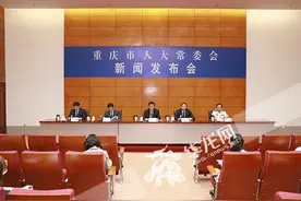 重庆再明确：不让英雄流血又流泪图片