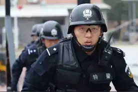 揭阳特警队这位“平头哥”，你是真的飒！图片