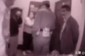 孕妻被邻居吵到失眠，丈夫怒而反击！为此，全楼的人都来了……图片