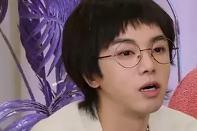 华晨宇终于不再沉默，第一次在台上提女儿，还和张碧晨秀恩爱图片
