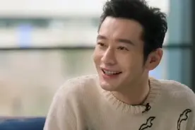 小海绵叫爸爸哥，父子亲密互动太温馨，网友：这是对爸爸颜值认可图片