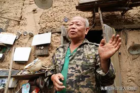 6旬农民大叔收废品40年，藏有1个花瓷坛，1万不卖有故事图片