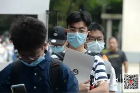 15岁美少女来了！武大萌新今天报到！他们喊出同一句话图片