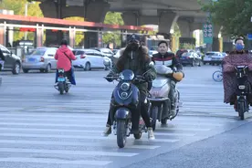郑州“最严”交通整治来了：非机动车驾驶人拒绝接受罚款，一律暂扣车辆视频封面