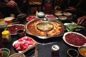 原来吃辣椒根本不会长痘，真正的元凶是它们！​图片
