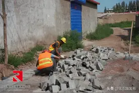 【走向我们的小康生活】土左旗察素齐镇：道路硬化工程 铺就群众幸福路图片
