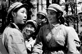 《英雄儿女》演王芳战友，被誉“长影最美面孔”，曾饰王心刚妻子图片