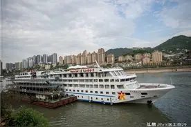 三峡游轮选船指南，总统6号与长江黄金1号游轮的区别图片