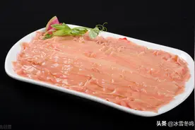 现焯鸭肠的麻鲜卤水，它的香料配方这些搭配让它可以广受好评图片
