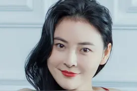 模特吴丹红衣高清原图图片