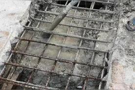 为什么老家盖自建房，就算再赶工期，师傅也要等混凝土二次振捣？图片