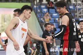 王哲林打满全场却1分未得，全运会三人篮球竞争那么激烈吗？图片