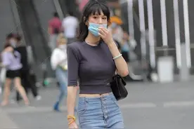 不得不承认，东北姑娘长得很高大威猛吧？图片