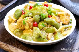 豆腐这样做太好吃了，不炒不油炸，加3根丝瓜，出锅比红烧还香图片