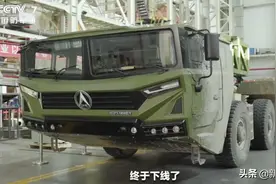 研判解放军HTF5700HEV型增程式油电混动重型载具技战术图片