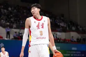 4消息！周琦首秀公布，辟谣小胡罚款，孙锴祺遭重伤，崔晓龙入苏图片