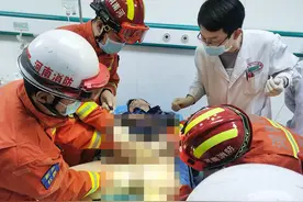男子将金属环套进下体无法取出，多名消防员处置40分钟成功救援图片