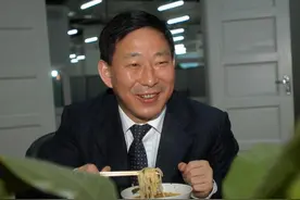 山西、江苏富豪对比：皆是身价不菲，迎娶女星，结局为何不同？图片