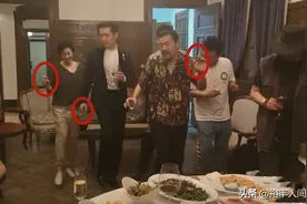 胡歌桂纶镁廖凡聚会，三人手端红酒拿烟超霸气，桂纶镁大跳热舞图片