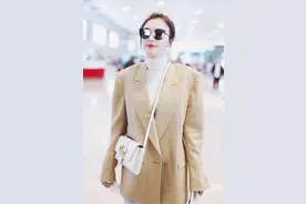 "白月光"秦岚才是穿搭高手！看她的私服搭配，有个性还减龄图片
