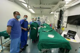 北京积水潭医院心内科成功开展医疗新技术！准分子激光冠脉消蚀术与冠脉旋磨术治疗冠脉钙化病变图片