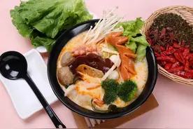 吃麻辣烫，多拿这5种食材，不压秤，好吃又营养，老板气得直瞪眼图片