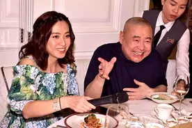 香港千亿巨富：人称“女星收割机”，因套现500亿移民坏了名声图片
