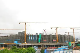 【一线写真】鹭岛铁军，振翅高飞——记在厦门新体育中心挥洒青春的“90后”图片