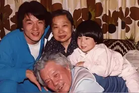 成龙亲姐：幼年遭母抛弃，晚年为母送终，拒绝回应与成龙的关系图片
