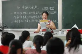 教师行业现“怪相”，老师教学变温和，不打不骂却让家长慌了神图片