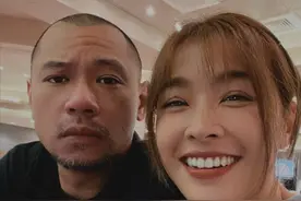 40岁金刚否认重返TVB，留台湾与女友摆地摊，放话愿为曾志伟回巢图片