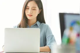 别在吃苦的年纪选择安逸，你吃过的苦，会化成未来路上的甜蜜图片