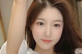 小说：“你离我远点，你别碰我！”图片