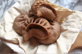 这面蒸包子比面粉香比玉米面营养，营养好含钙高，老人孩子要多吃图片