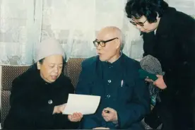 两张照片 三个名字 施门四代杏林情图片