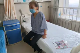 高中女孩执意休学照顾病重母亲：学可以晚上，妈妈只有一个图片
