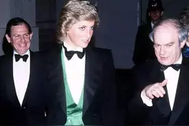 戴安娜罕见男装照，比查尔斯帅，她是英王室首位穿裤子赴宴的女人图片