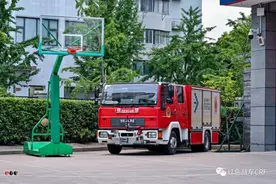 全世界只有三台的消防车，德国专为上海隧道定制的低平消防车图片